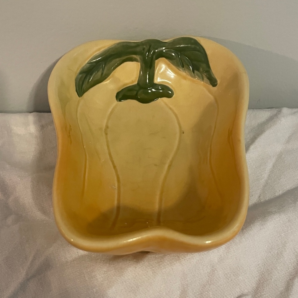 Williams Sonoma Jardin Potager Collection Yellow Pepper Shaped Serving Dip Bowl
